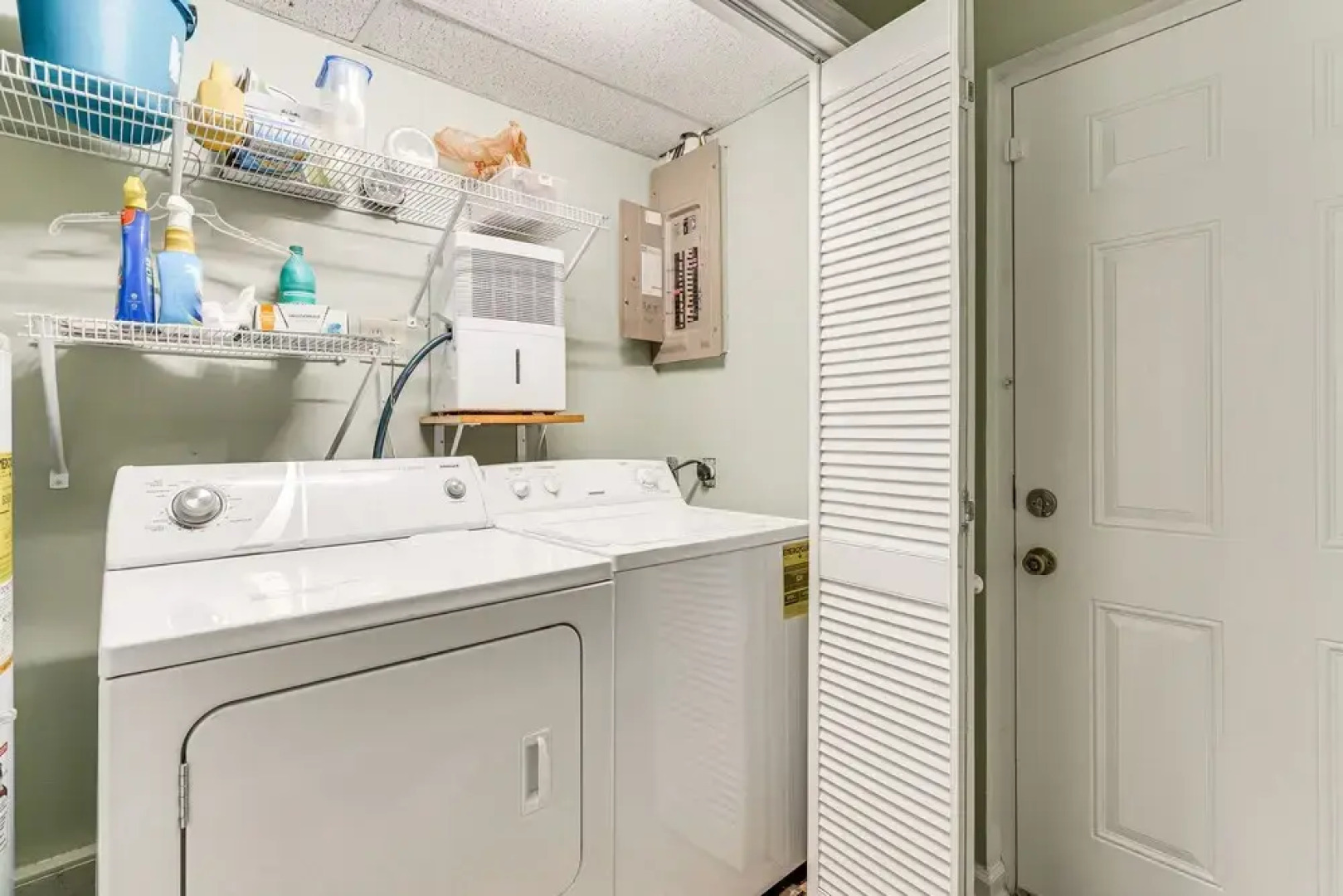 Pet-friendly Hiawassee Cabin w/ Lake Views & Sauna