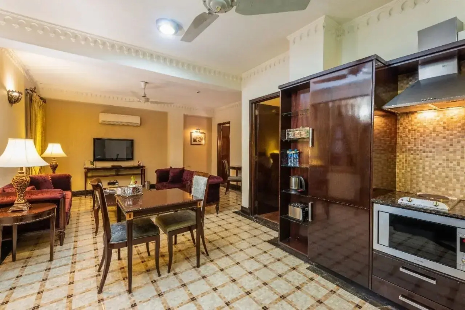 Heritage Luxury Suites- ALL Suite Hotel