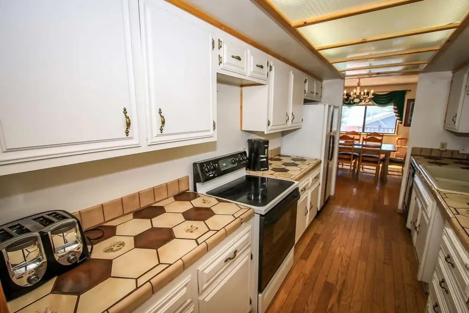 Grande Lodge 1053 by RedAwning