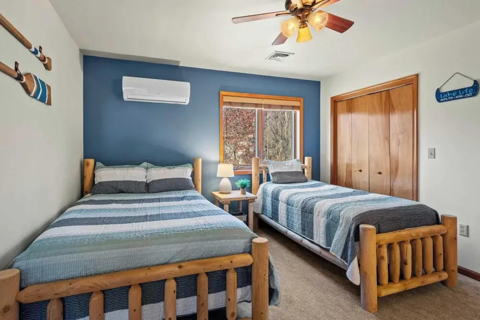 Lake View Chalet by Avantstay Lake Access + Deck