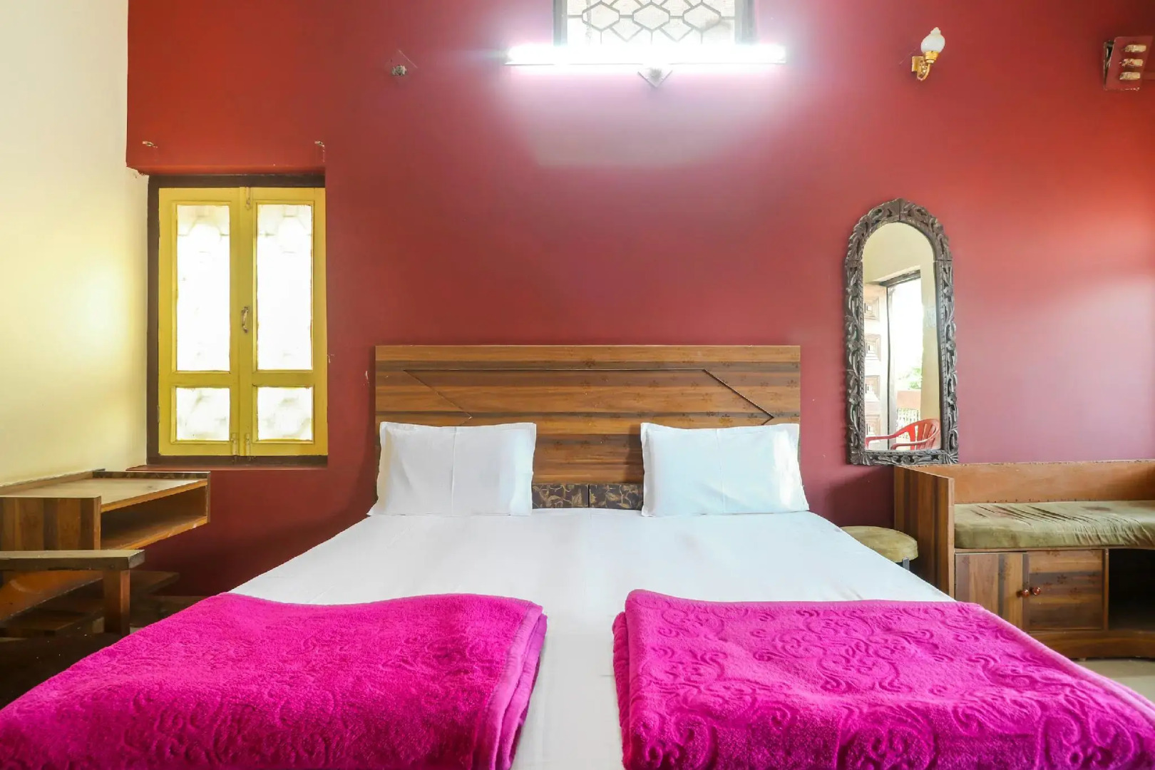 Spot On 46266 Hotel Poonam Spot
