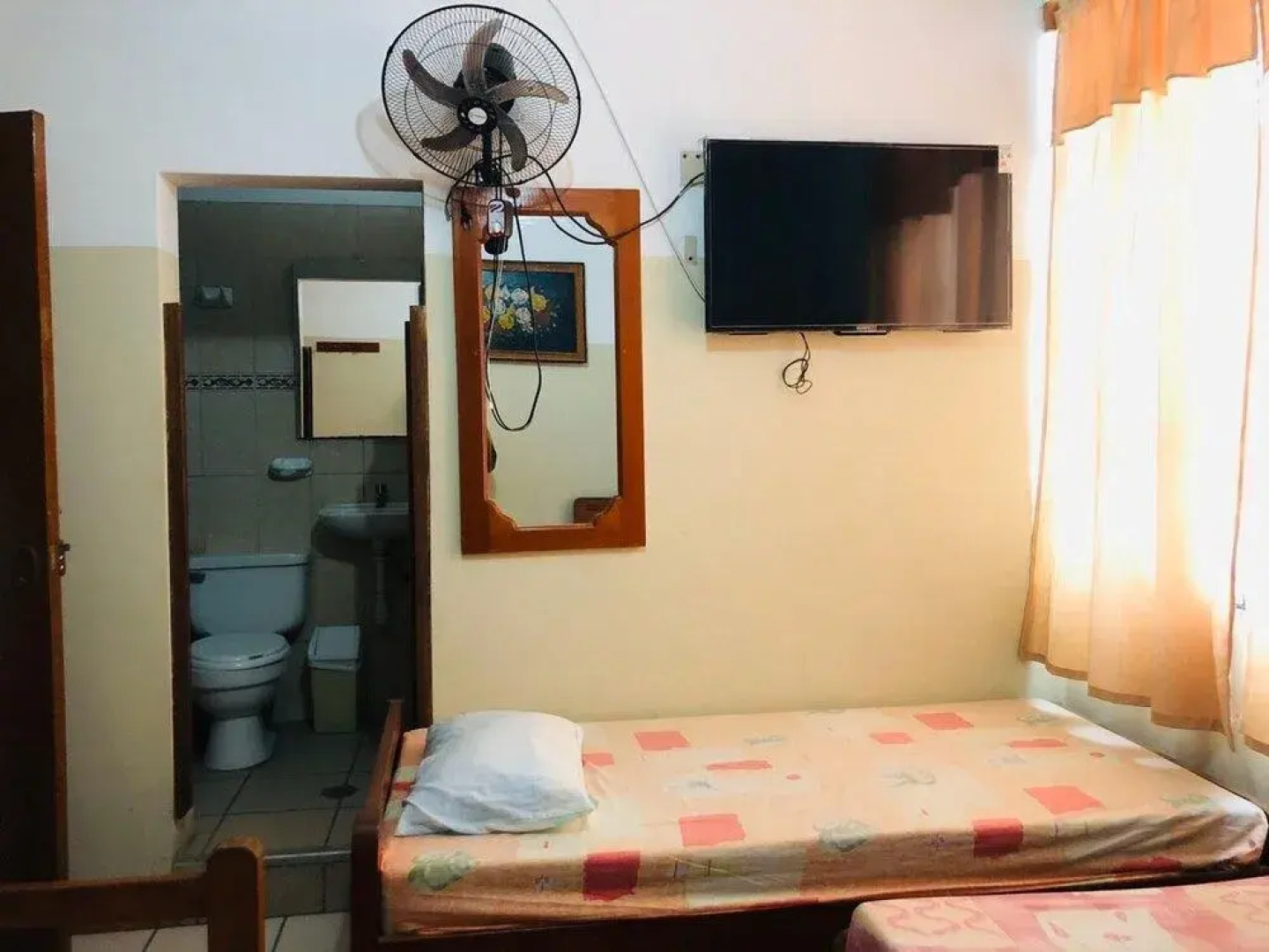 LEO DO-DO Hostal Piura