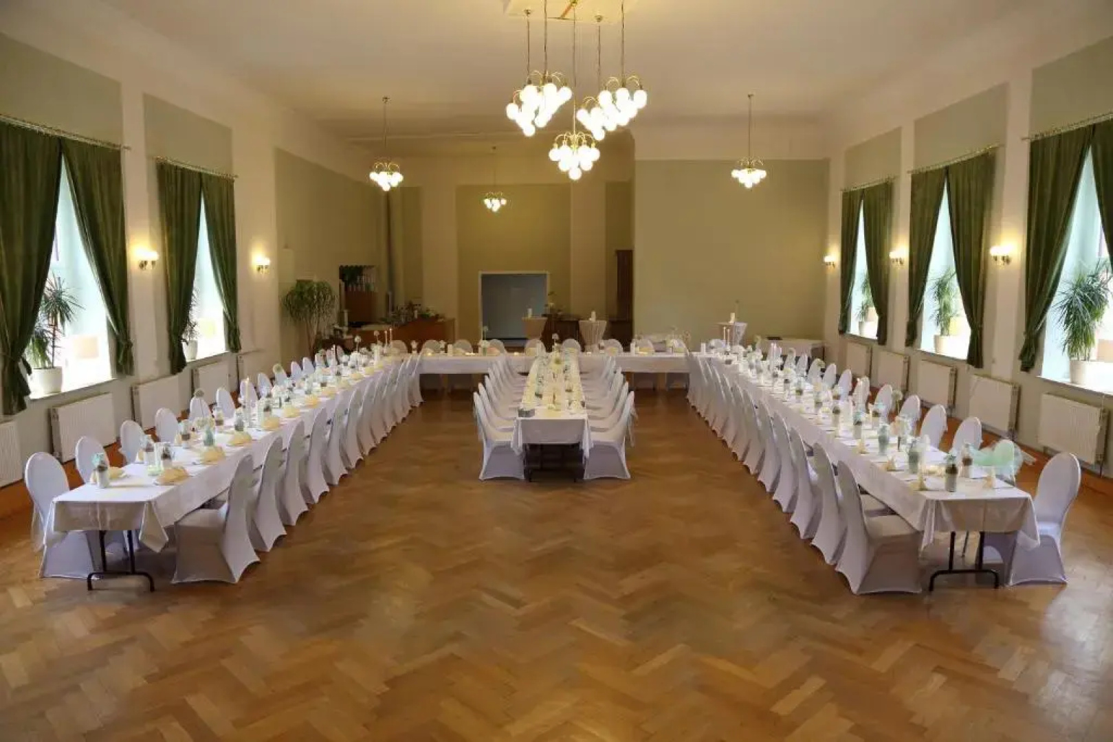 Pension Gasthof und Hotel Roter Hirsch