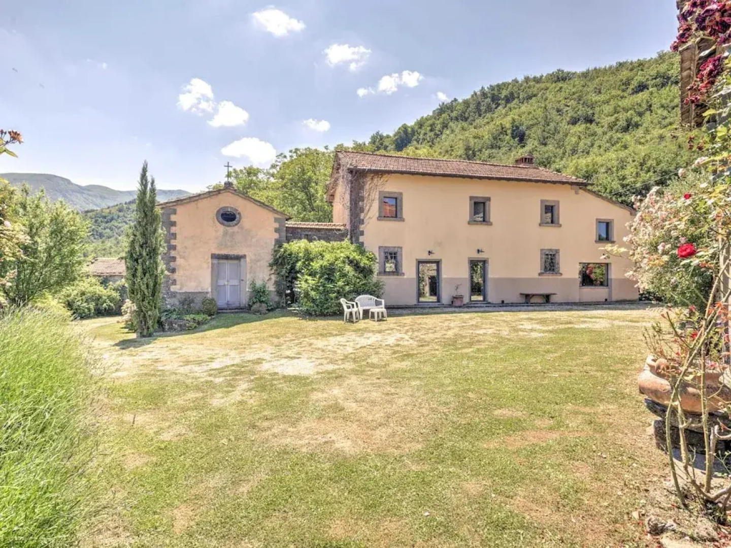 Comfortable Home in San Godenzo near Lake