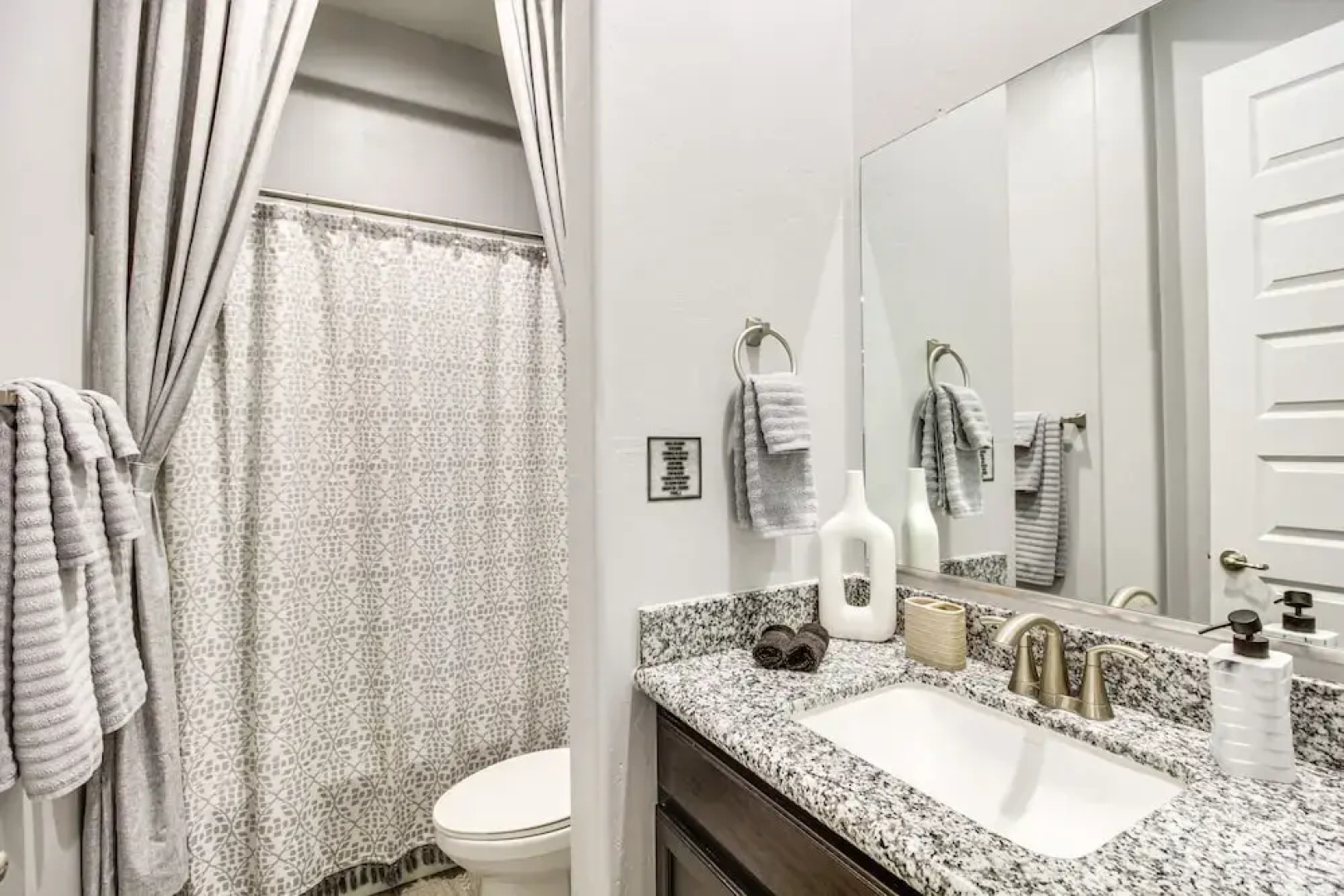 Marana Home w/ Pool Access & Mountain Views!