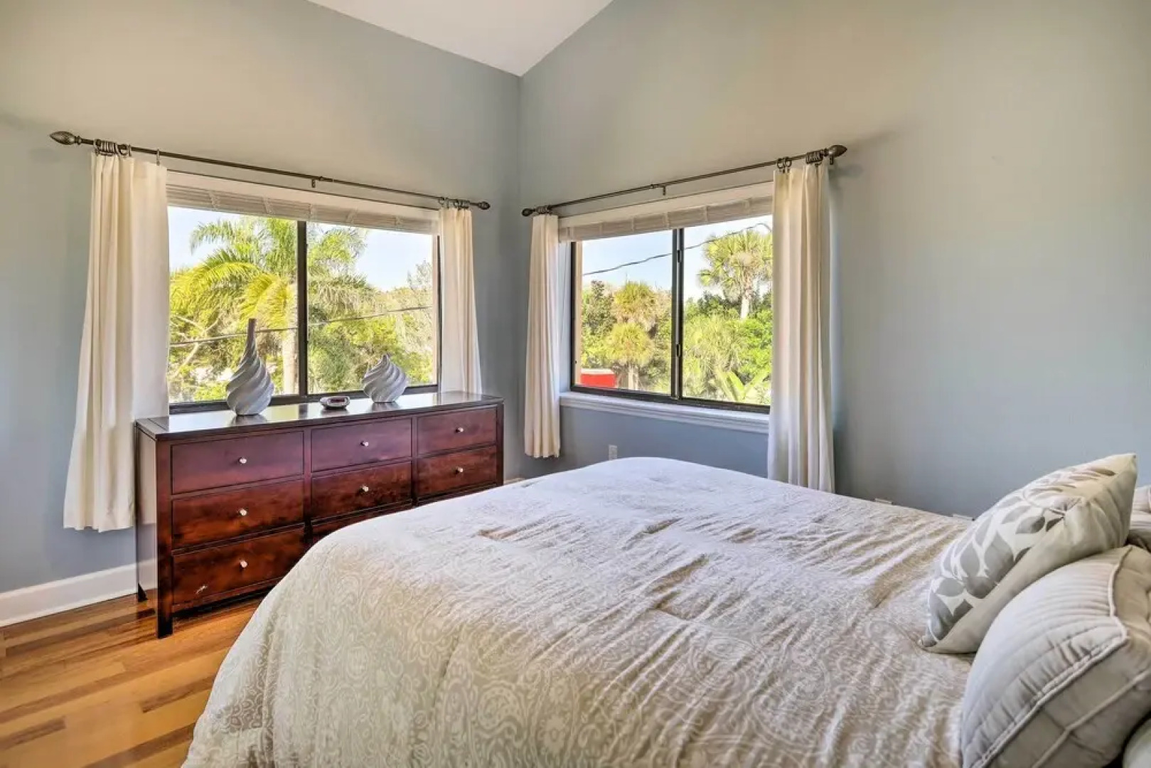 Cape Canaveral Abode < Half Mi to East Coast Beach