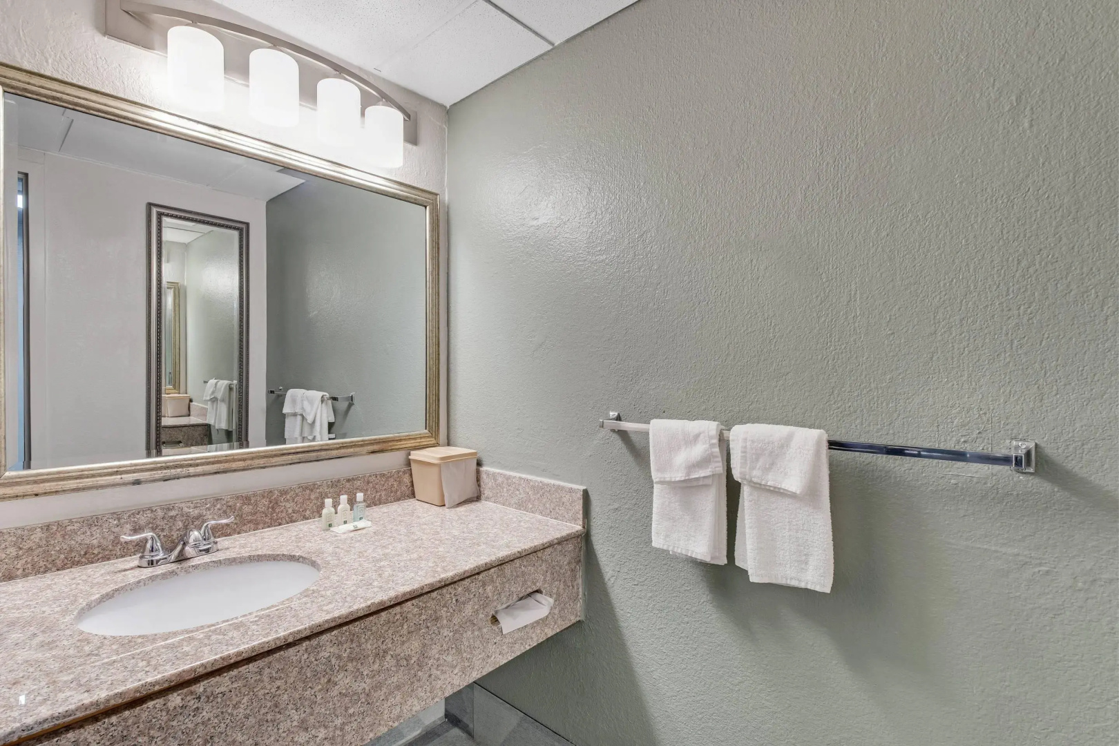 Quality Inn Dalton East