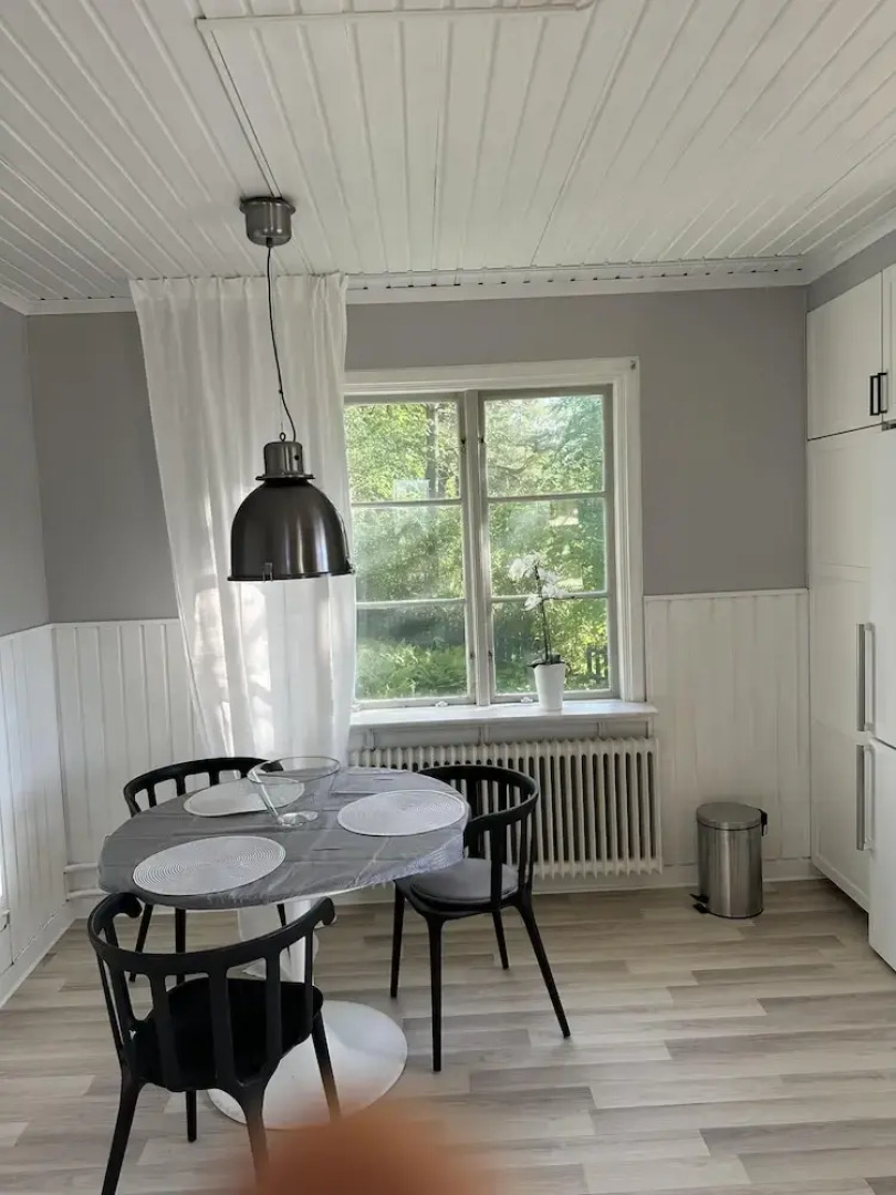 Stockholm - 5-beds - Sleeps 12 - Garden