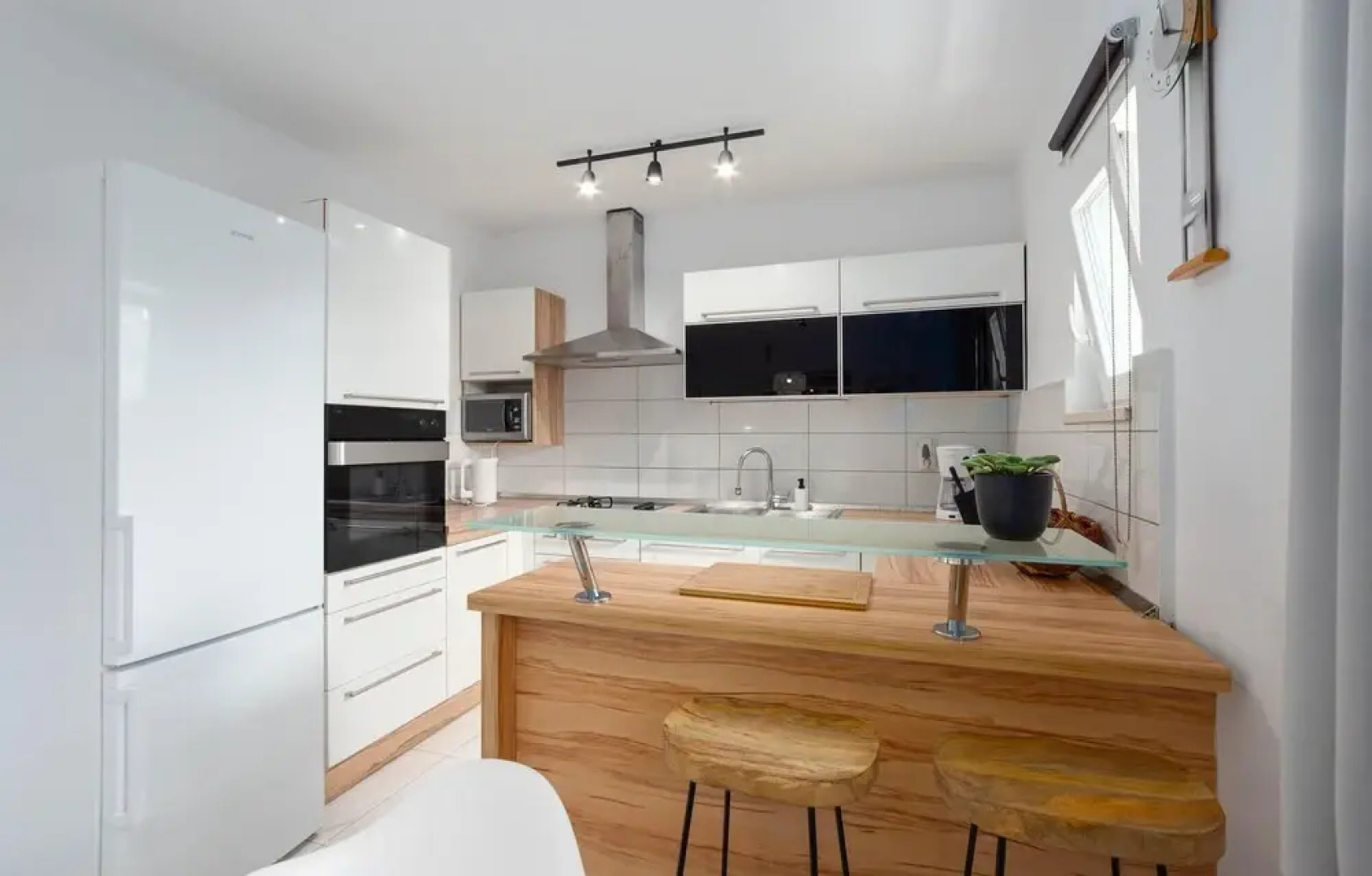 Beautiful Home in Zrnovnica With Wifi and 3 Bedrooms