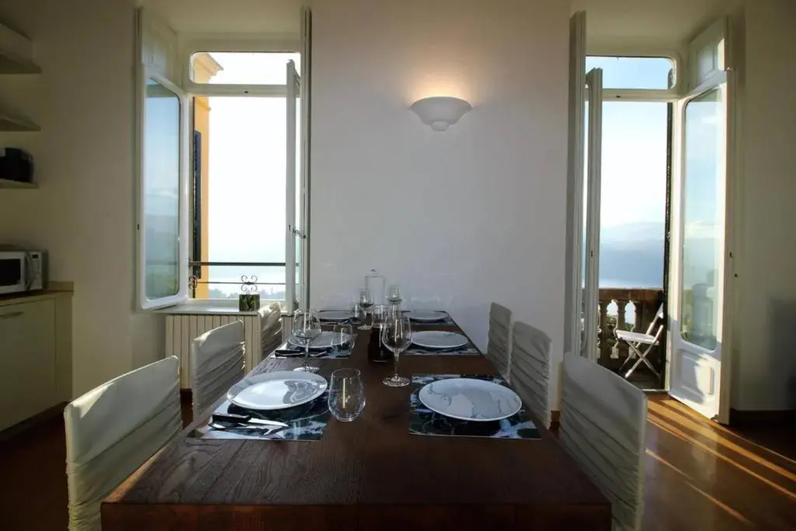 Bellavista Prestigious Apartment With Lake View