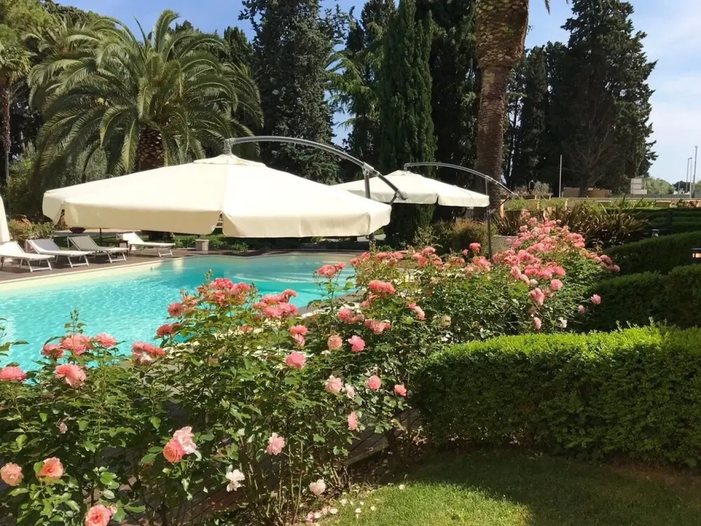 Villa Rosella Resort