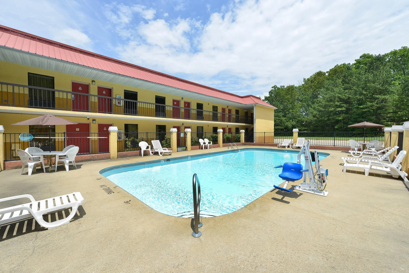 Red Roof Inn Cartersville–Emerson/LakePoint North