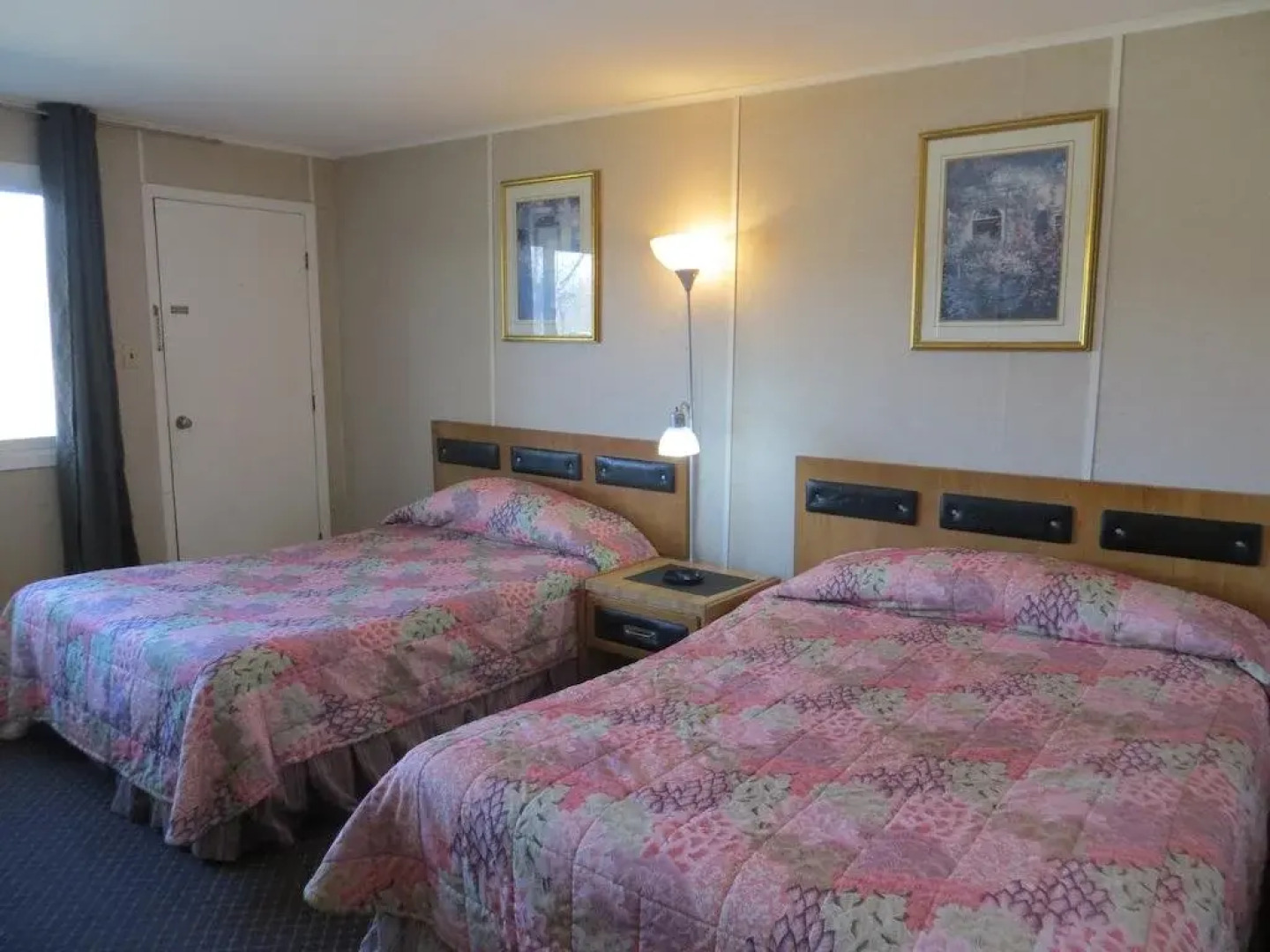 Peterboro Express Inn