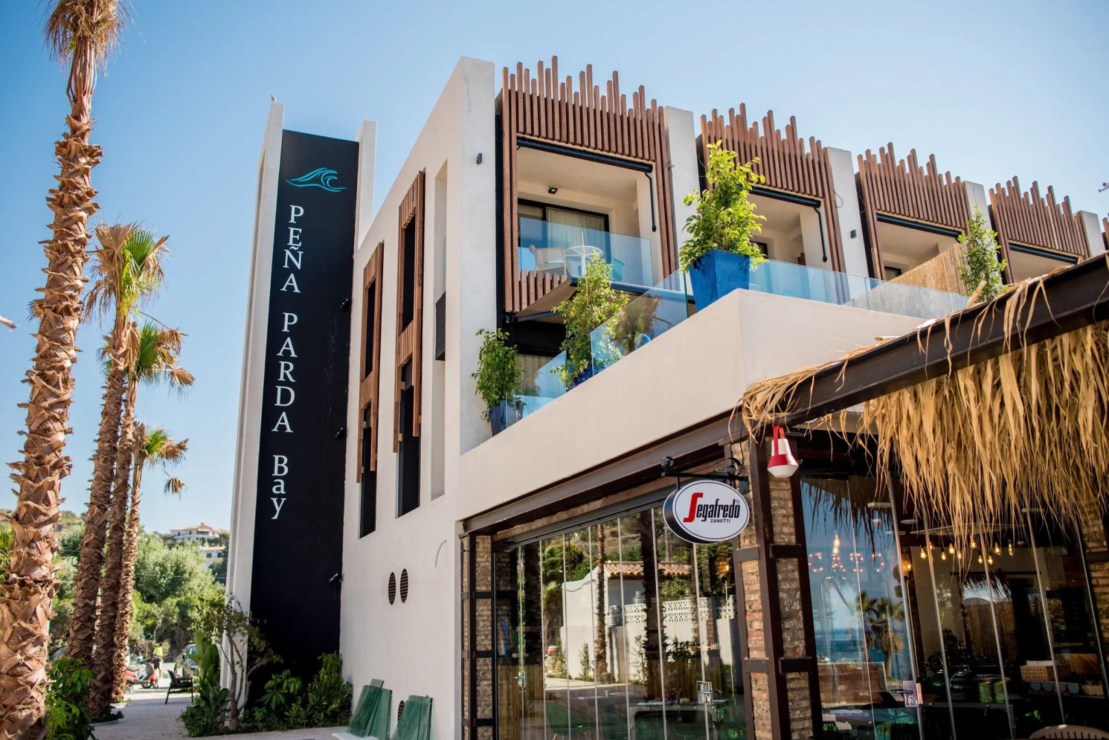 H. Boutique Peña Parda