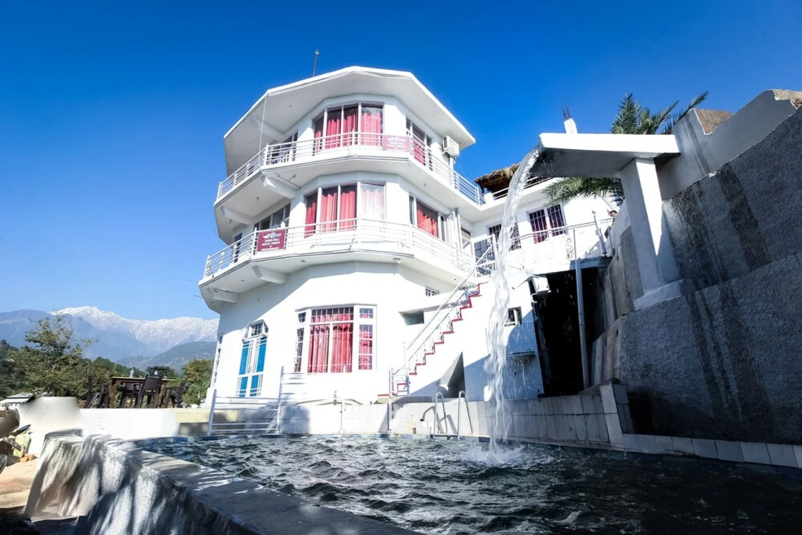 Aqua Waterfall Hotel