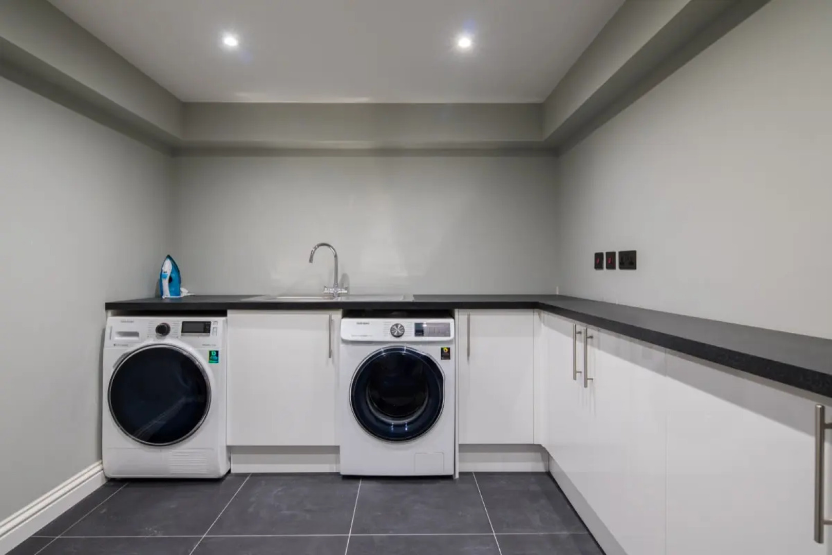 The Ascot Retreat - Spacious 3BDR Home with Parking & Garden