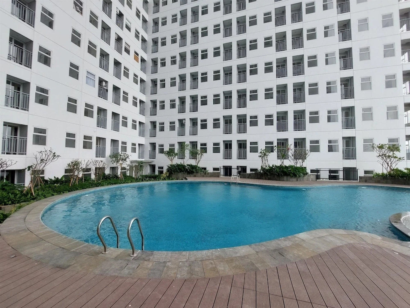 Minimalist And Homey Studio Serpong Garden Apartment