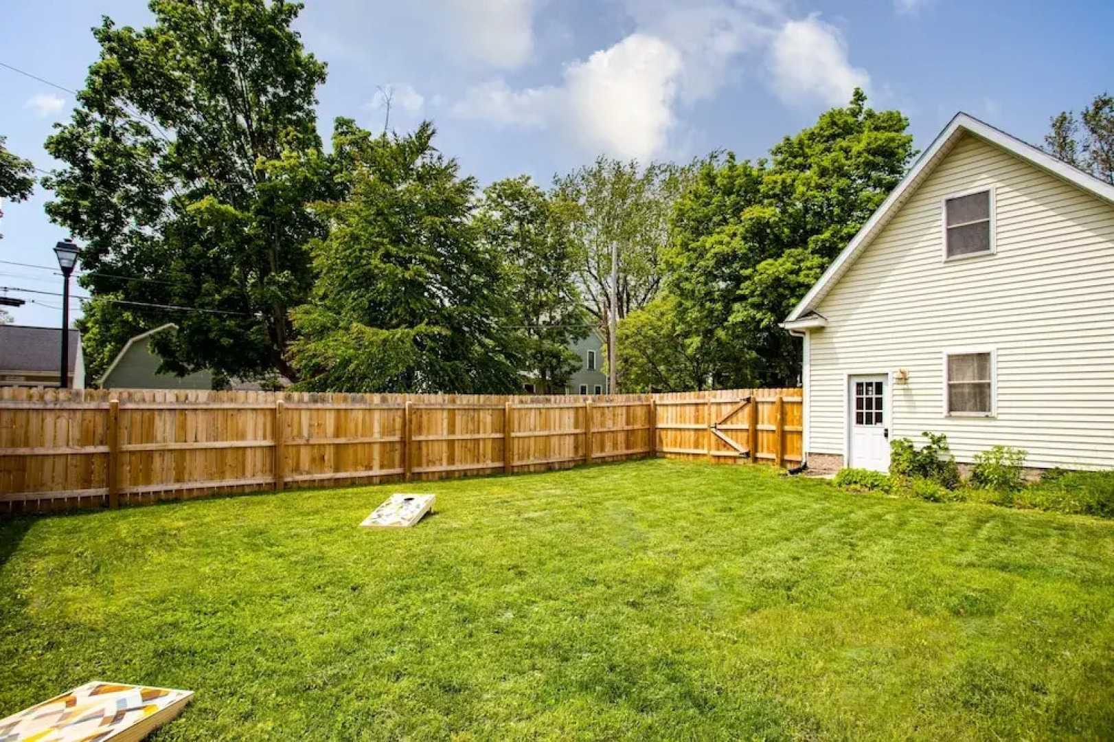 Sunnyside Cottage 3 Bedroom Home by RedAwning