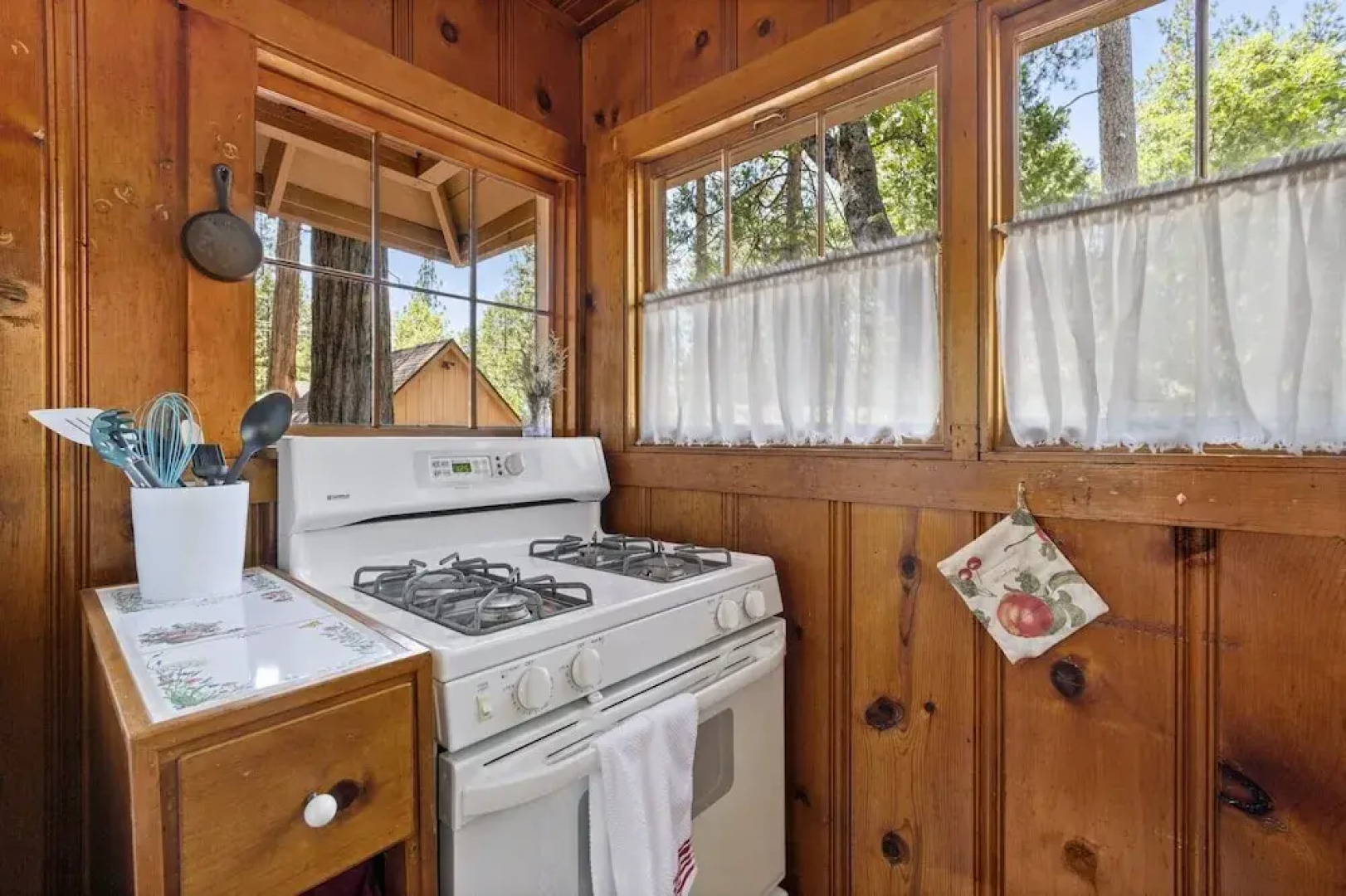 The Nest 4 Bedroom Cabin by Redawning