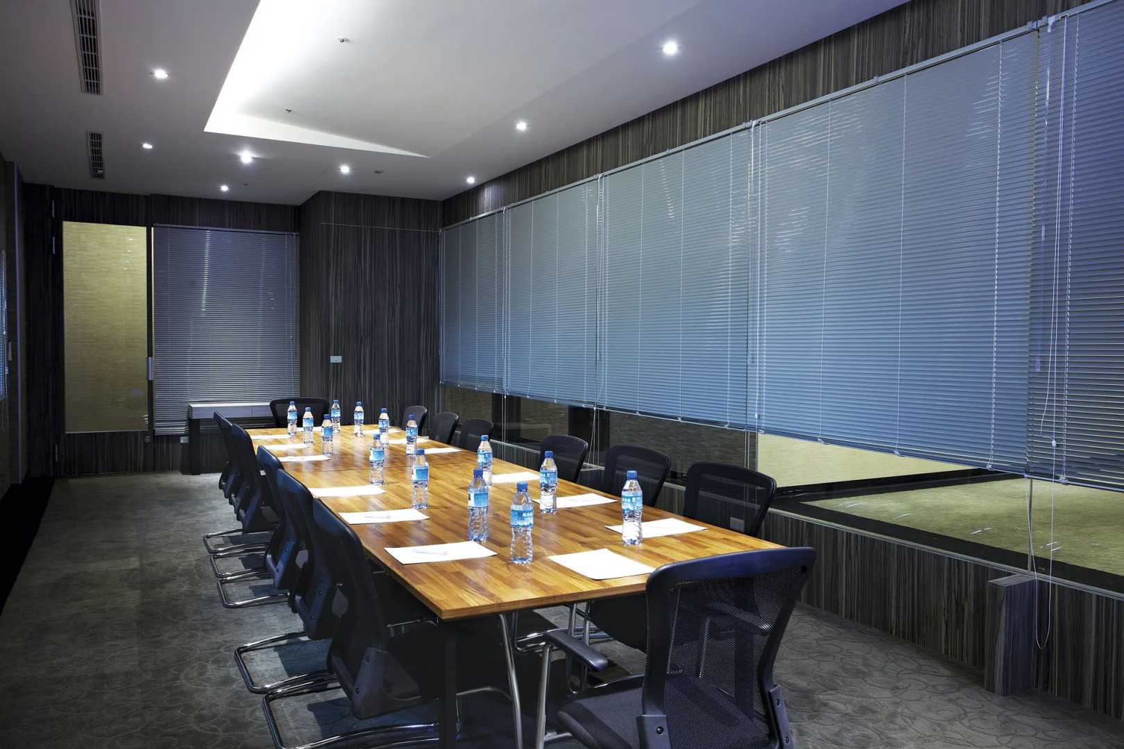 Airline lnn Green Park Way