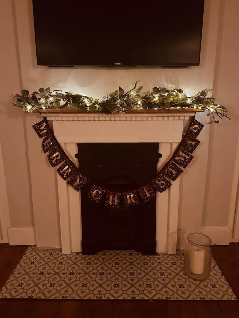 Luxury Group Celebration House With Hot Tub & Bar!