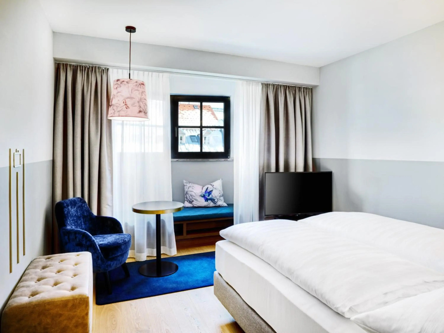 Stage 12 Hotel by Penz