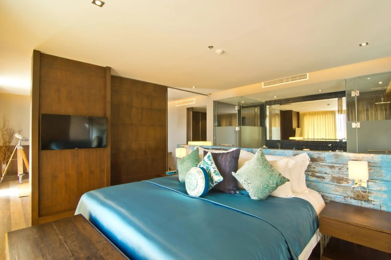 Le Coral Beach Resort and Cafe