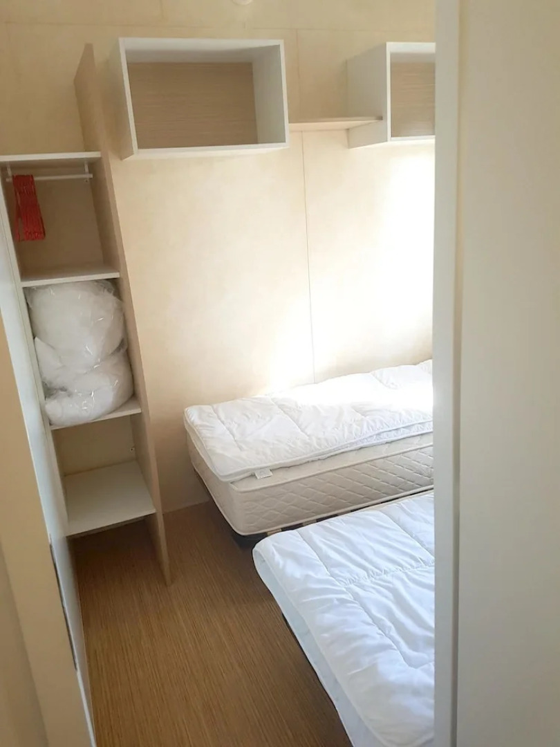 Property With 2 Bedrooms in Saint-jean-de-monts, With Pool Access, Fur