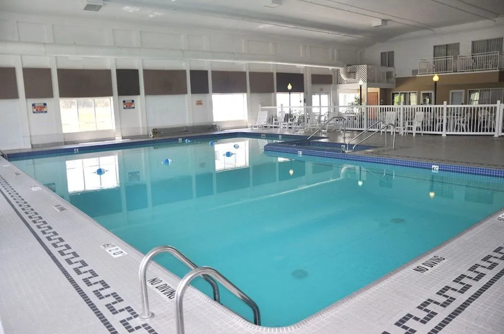 Dunes Express Inn & Suites