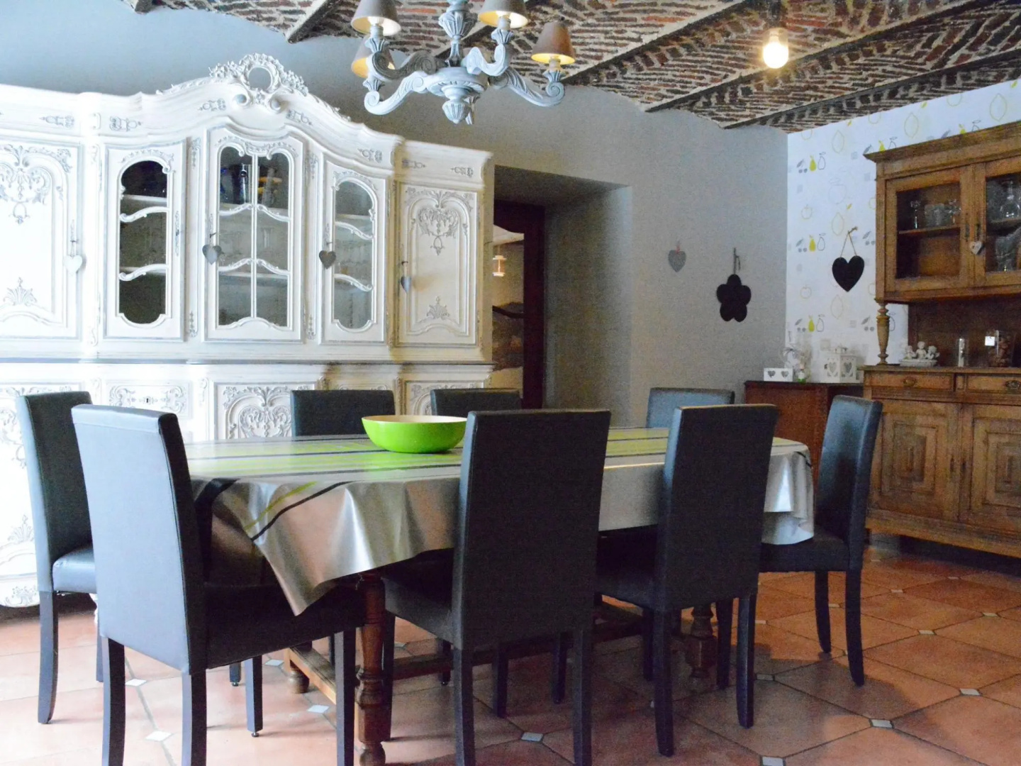 Champlon Villa Near Forest