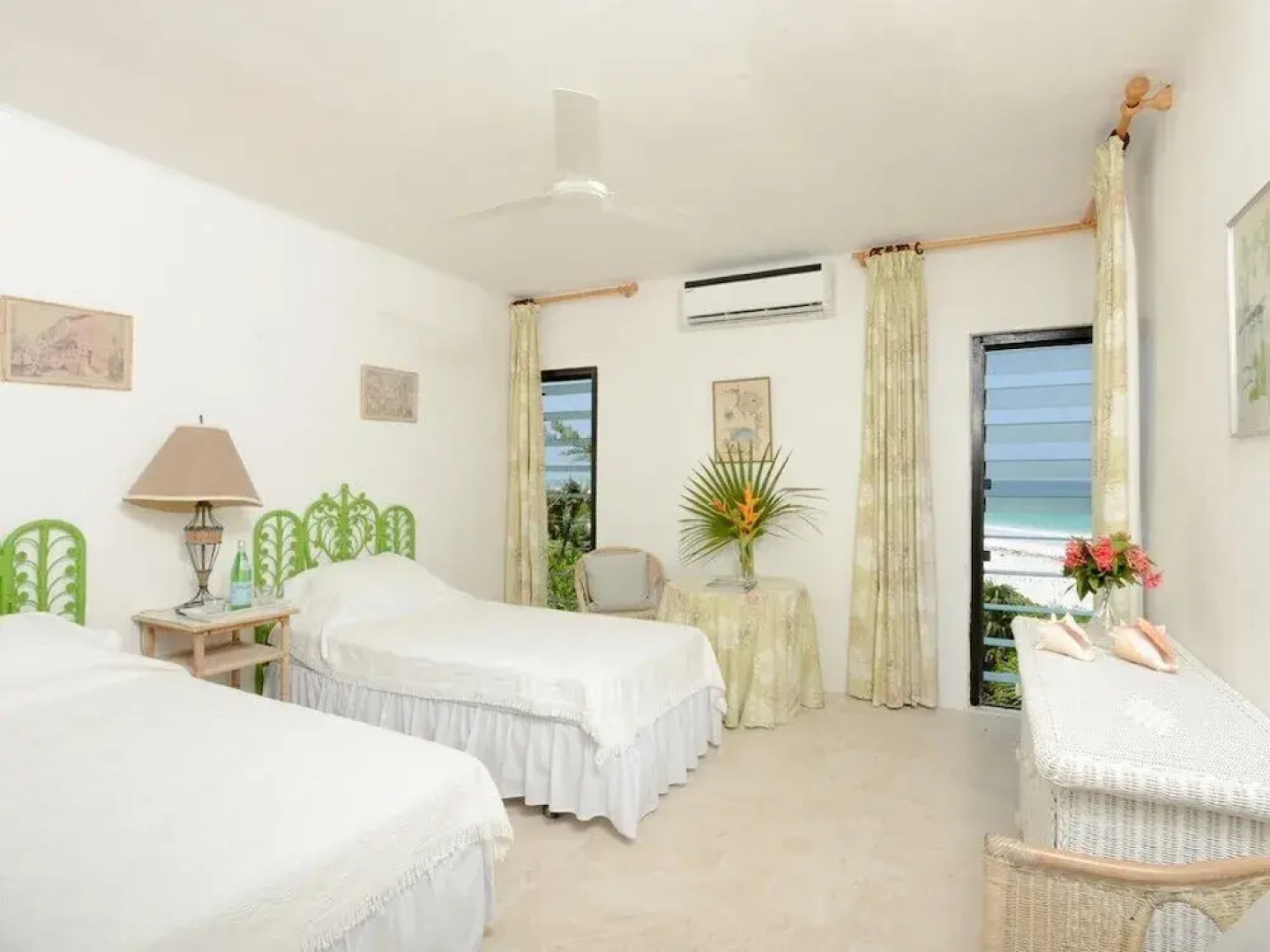 Oceanfront Elegance: Lovely Home With Views