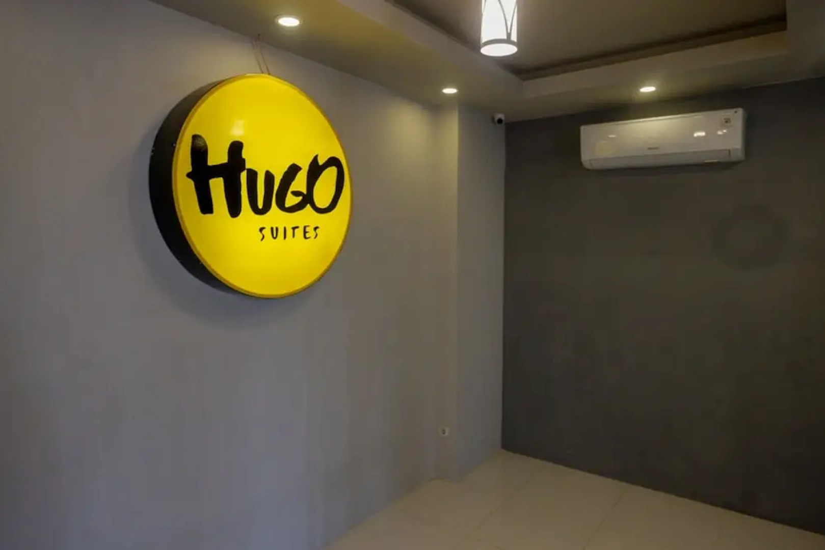 Hugo Suties by RedDoorz