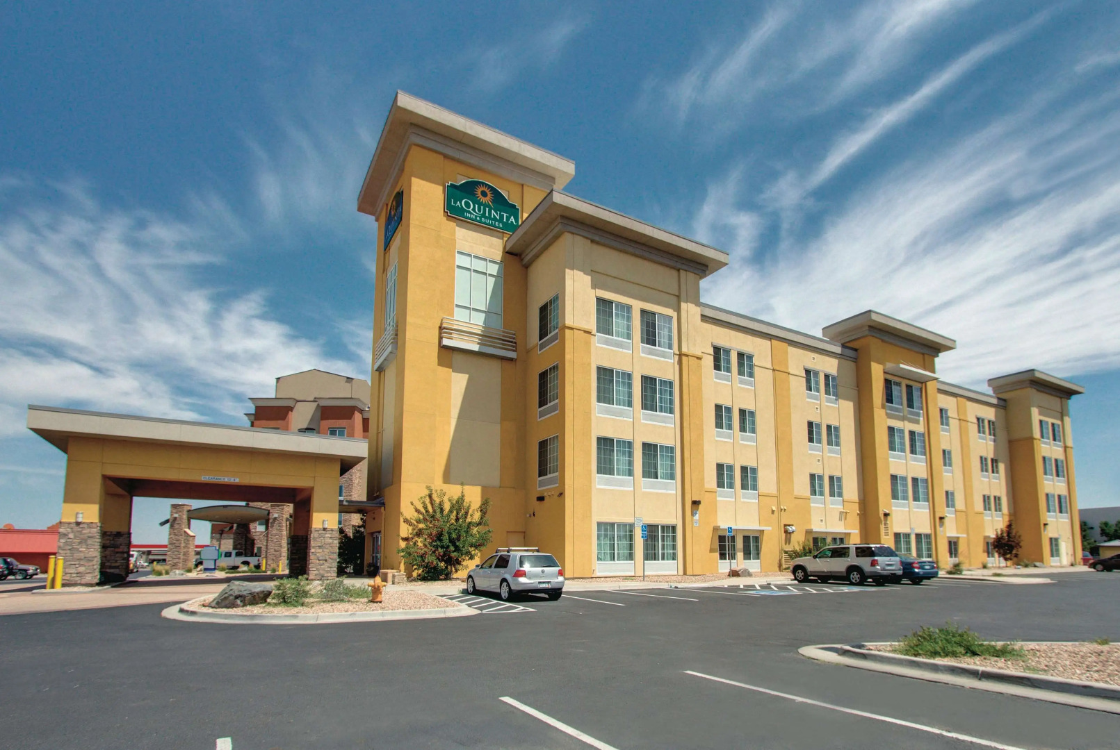 La Quinta Inn & Suites by Wyndham Denver Gateway Park