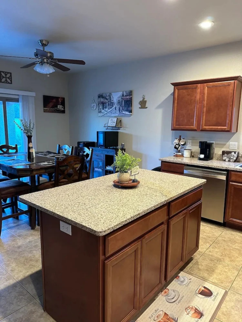 Spacious Desert Retreat With Breathtaking Views 2 Bedroom Home by RedAwning