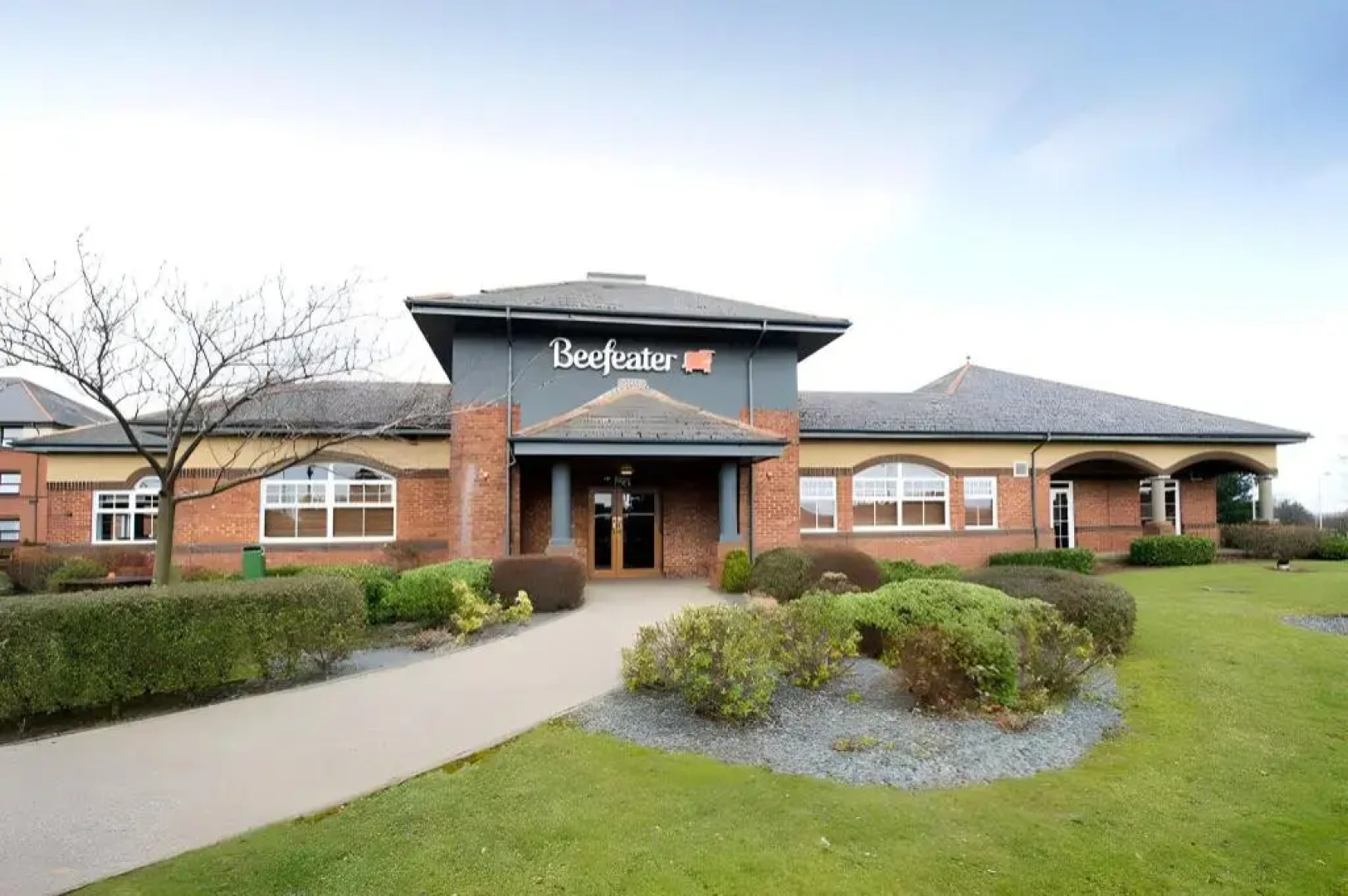 Premier Inn Livingston (M8/J3)