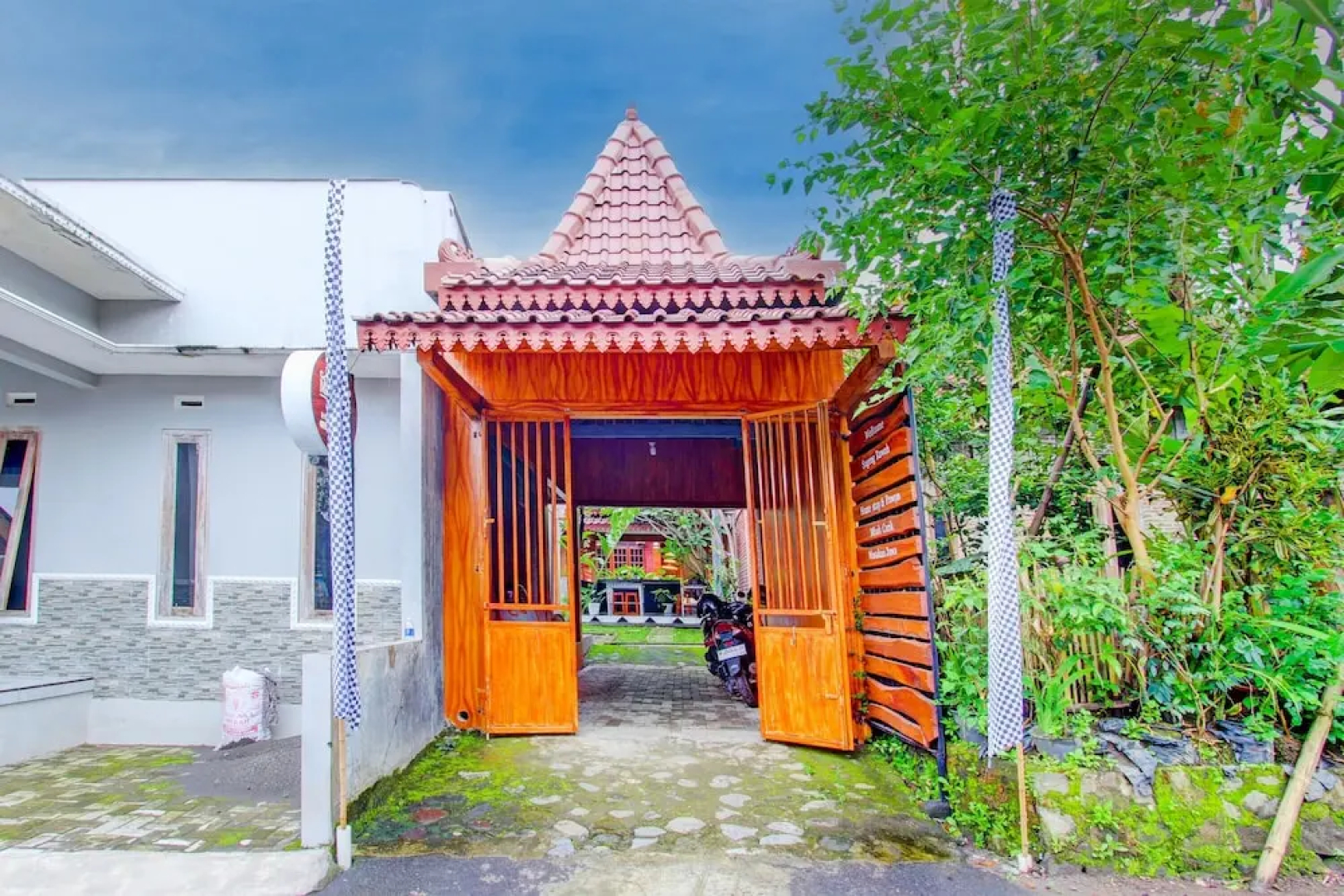 Hotel O Mbah Carik Homestay Syari'ah