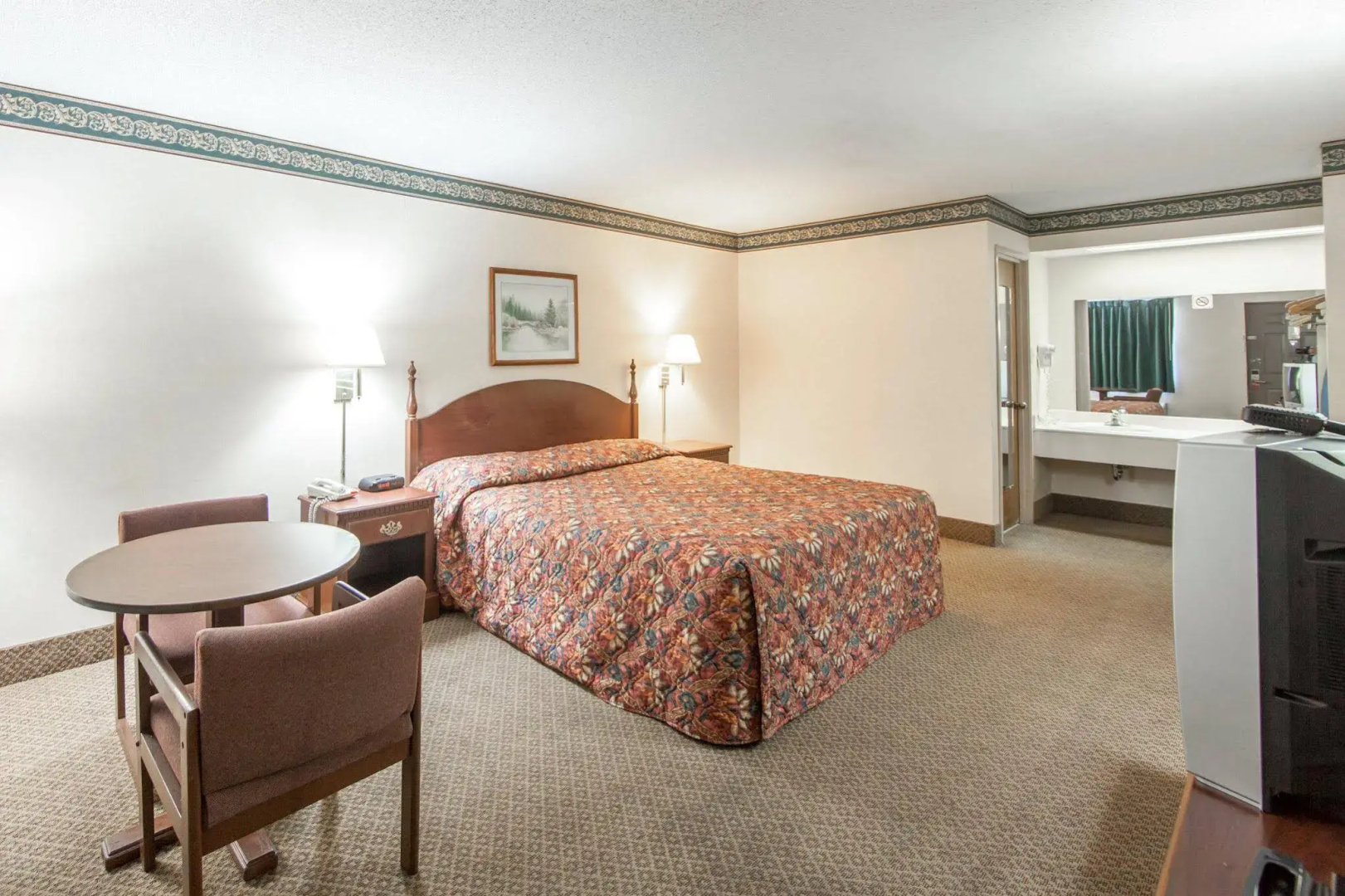 Econo Lodge Inn & Suites Knoxville East