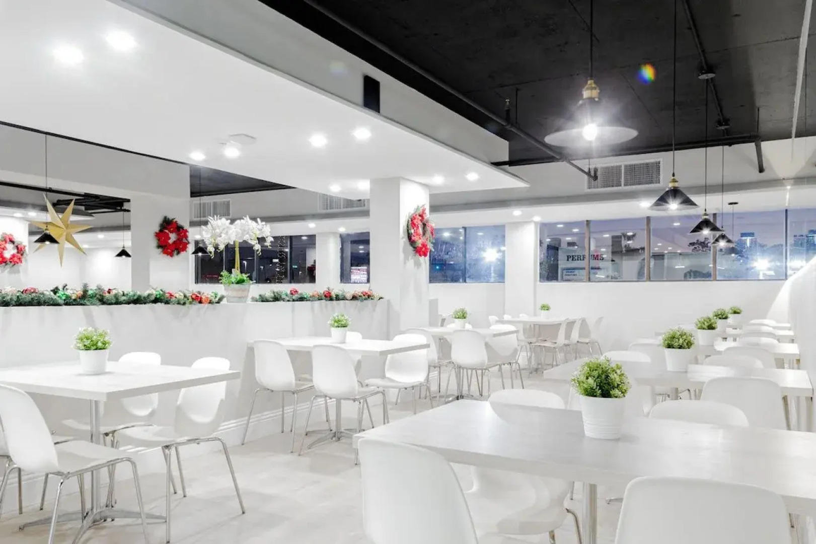 Palazzo Lakeside Hotel