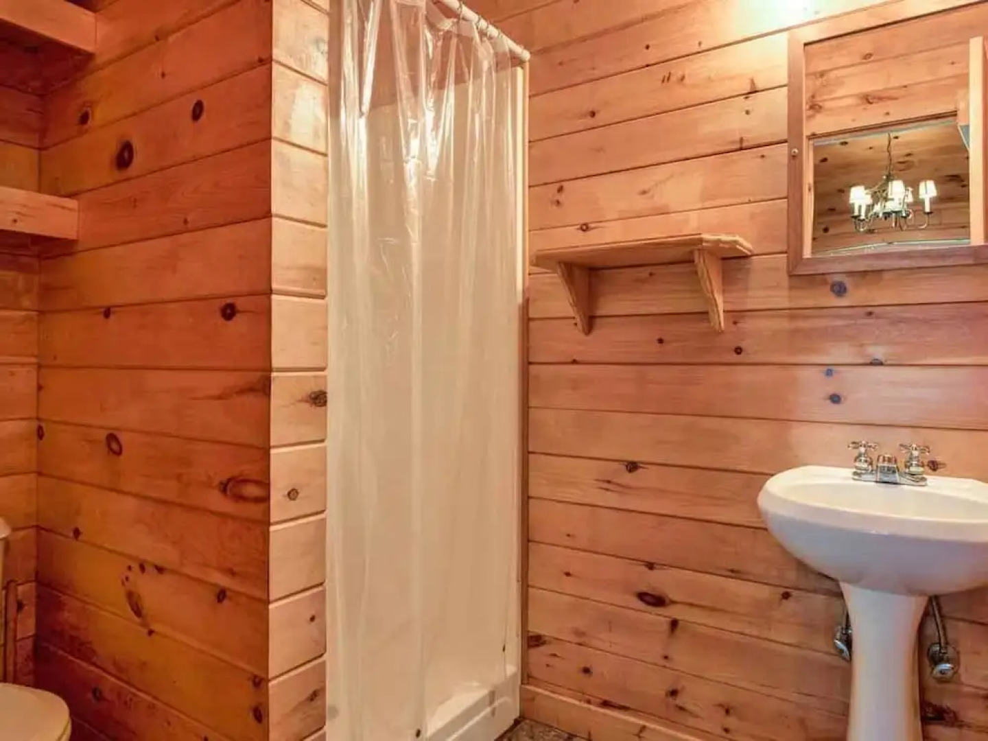 Country Getaway 1 Bedroom Home with Hot Tub