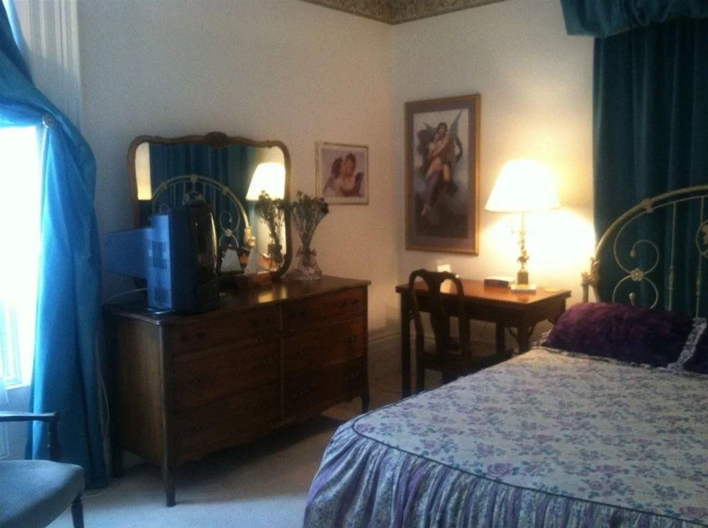 Inn by the Rose Garden