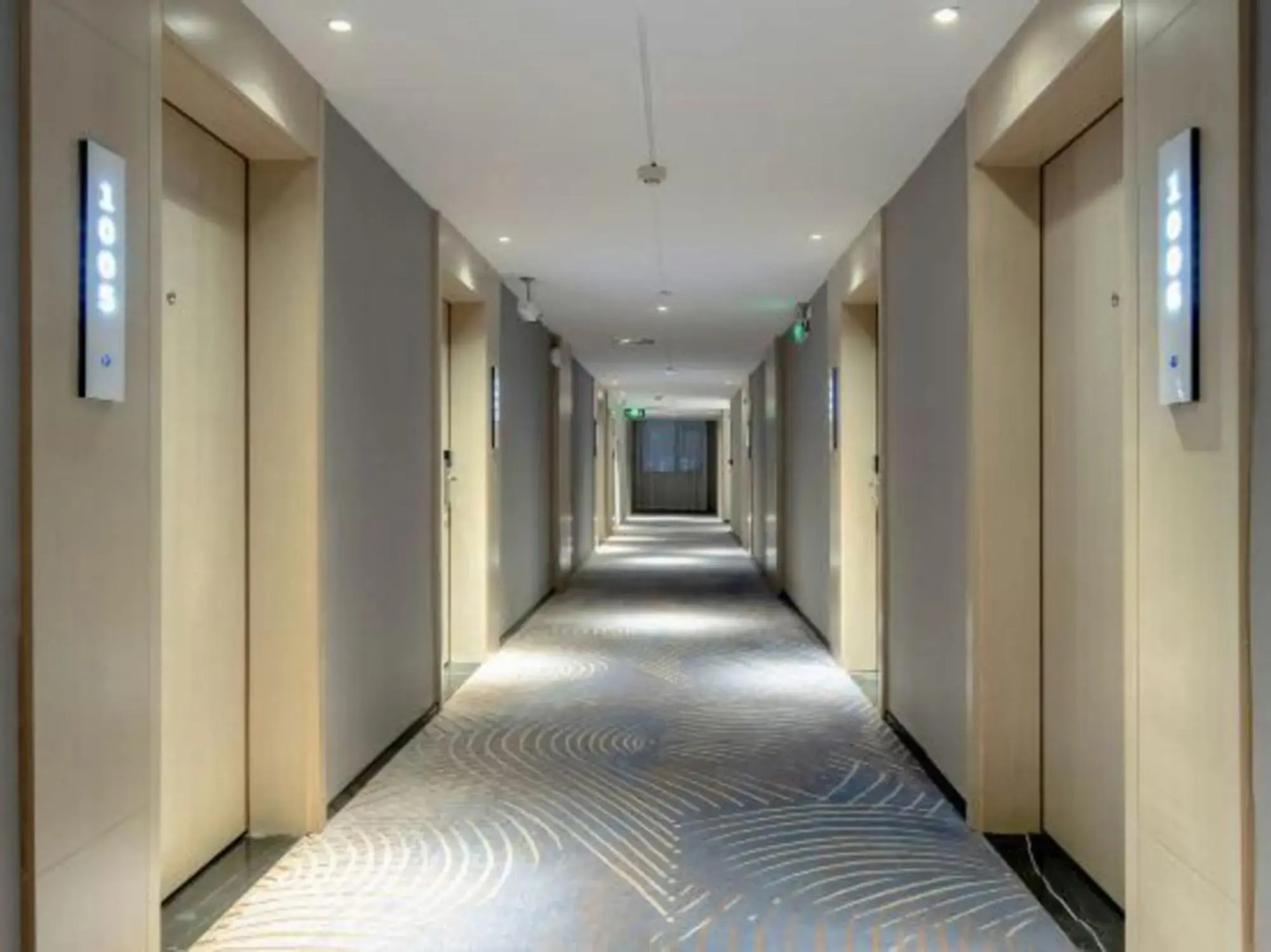 Echarm Hotel (Hezhou Lingfeng Square)