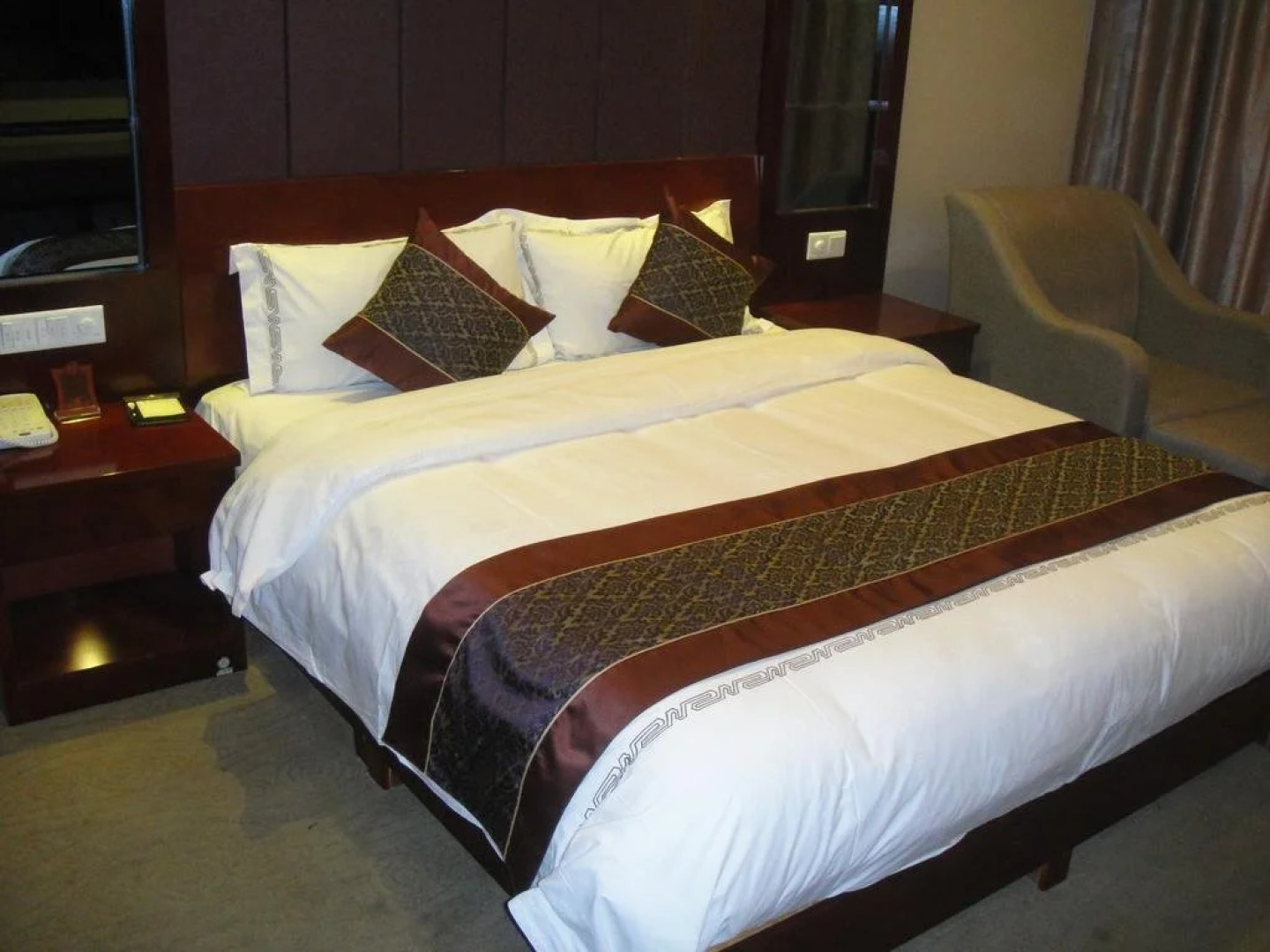 Dunhuang Han Tang Hotel