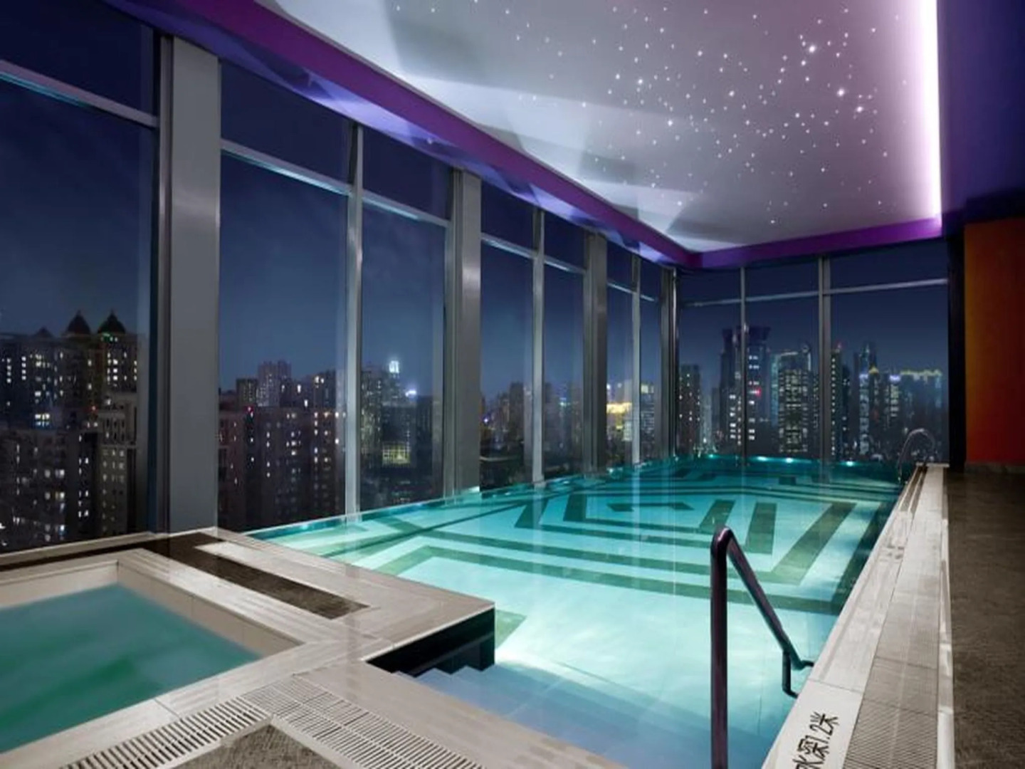 Отель Renaissance Shanghai Yu Garden