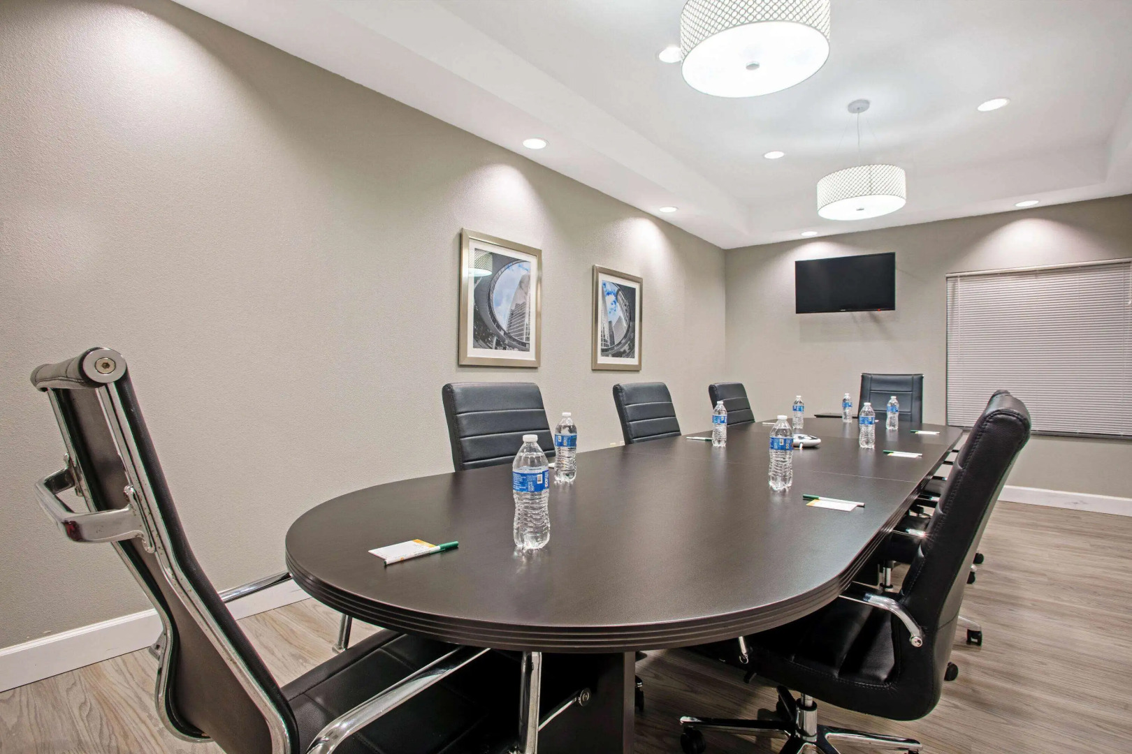 La Quinta Inn & Suites by Wyndham Victoria - South