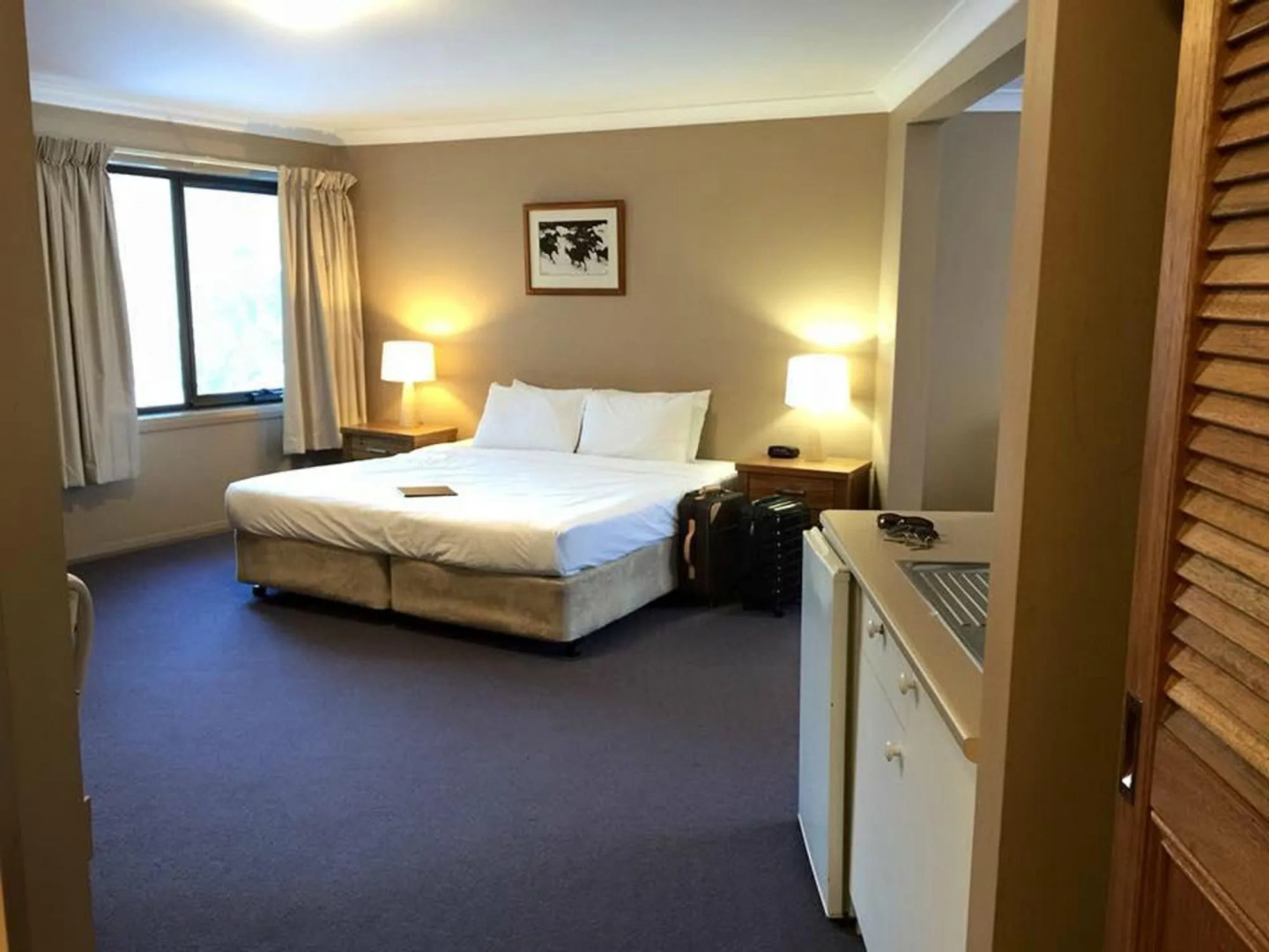 Man From Snowy River Hotel