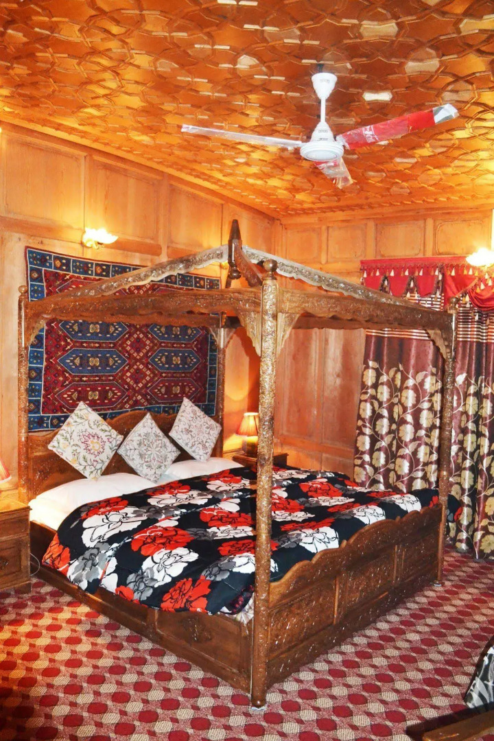 Отель Swan Group Of Houseboats