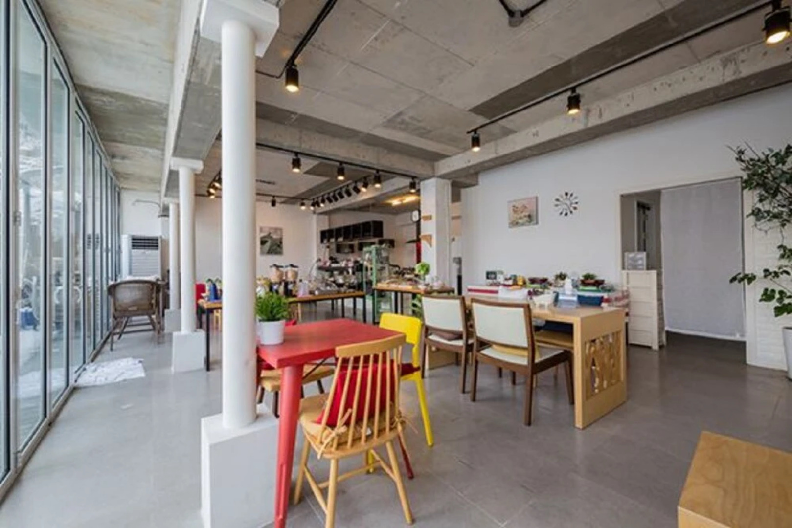 Hongcheon La Defense Pension