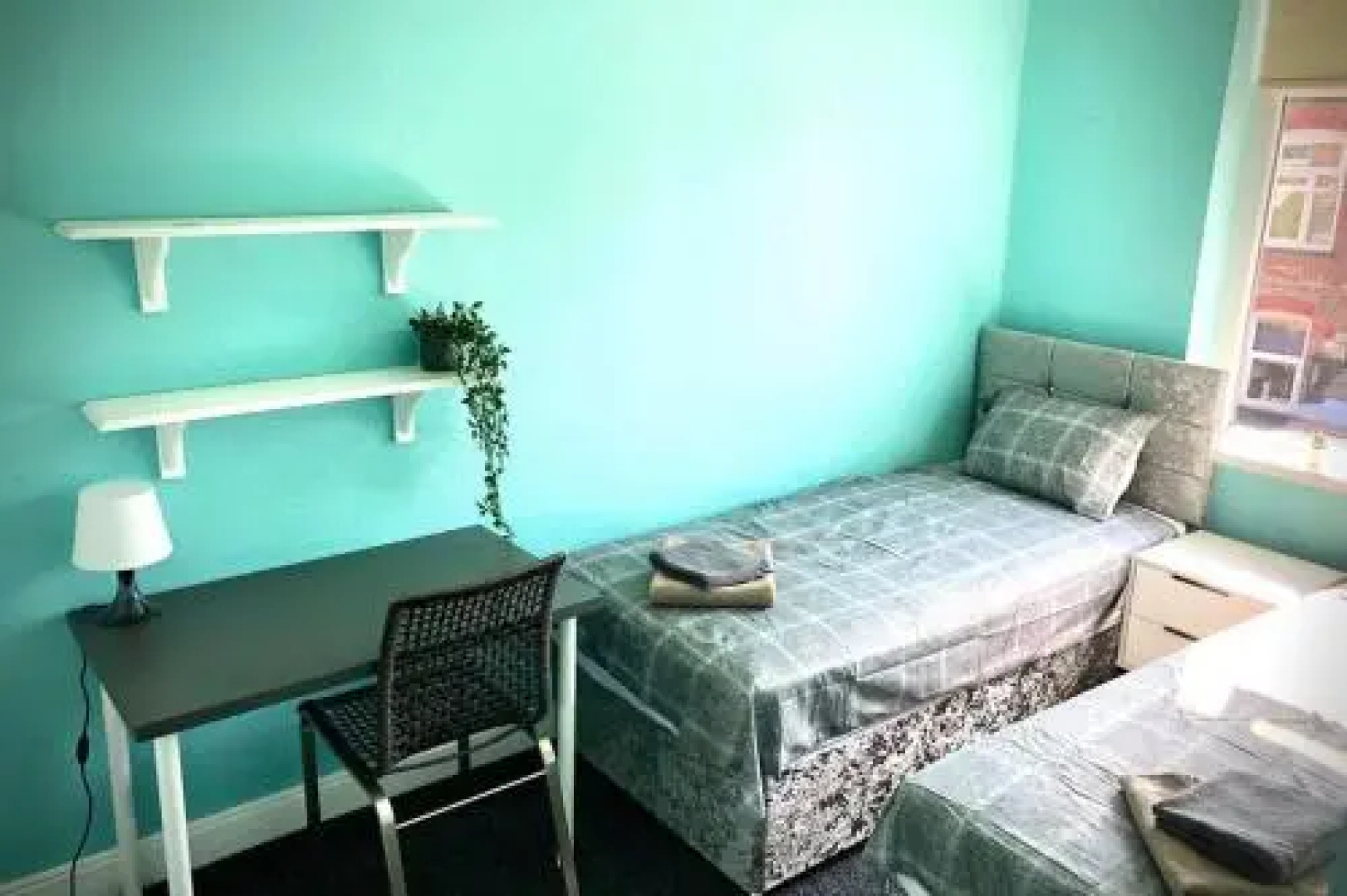 The Manchester Pad - 3BR Entire house with parking