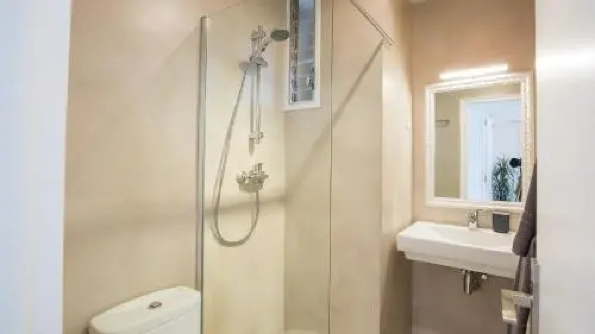 Gava 2 Beachfront Penthouse