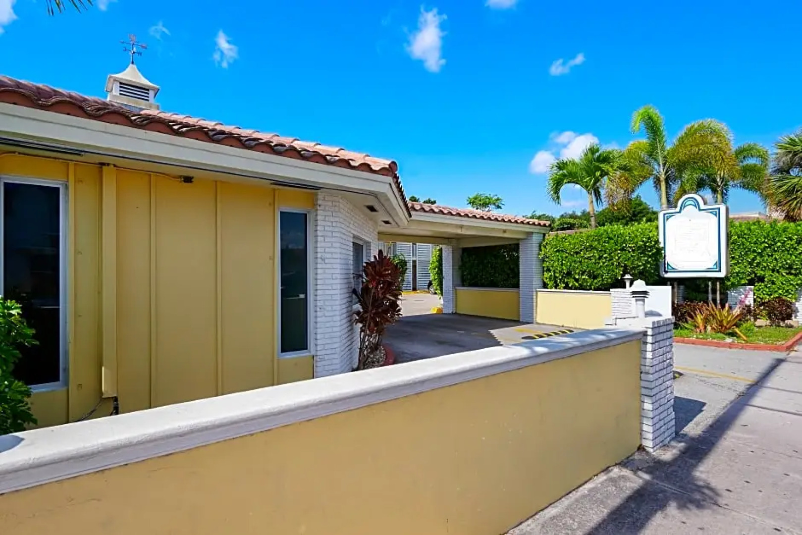 OYO Hotel Coral Gables - Miami Airport